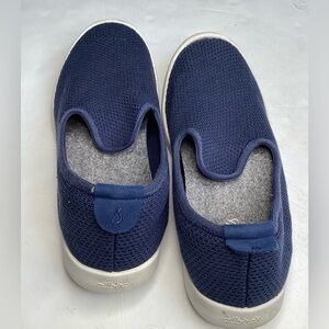All bird women blue tree lounger slip ons. Size 9W